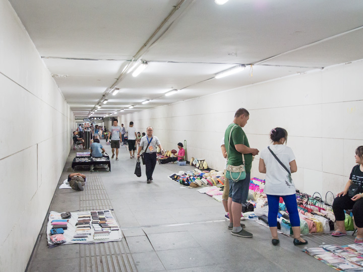 NormalGallery_AustralianStatues_Stalls_Beijing_13